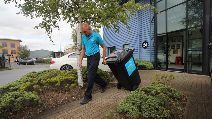 Lockable shredding wheelie bins